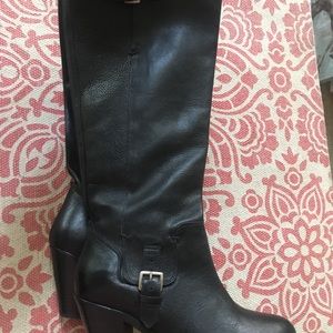 NIB Ariat Dress boots 8.5, run small though